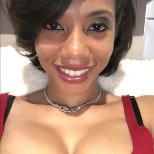 Meet your Posher, Ishmila